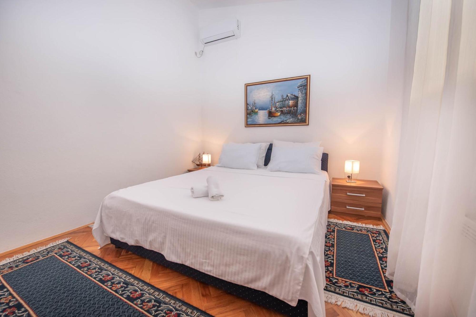 S&P City Center Apartments Kotor Bagian luar foto