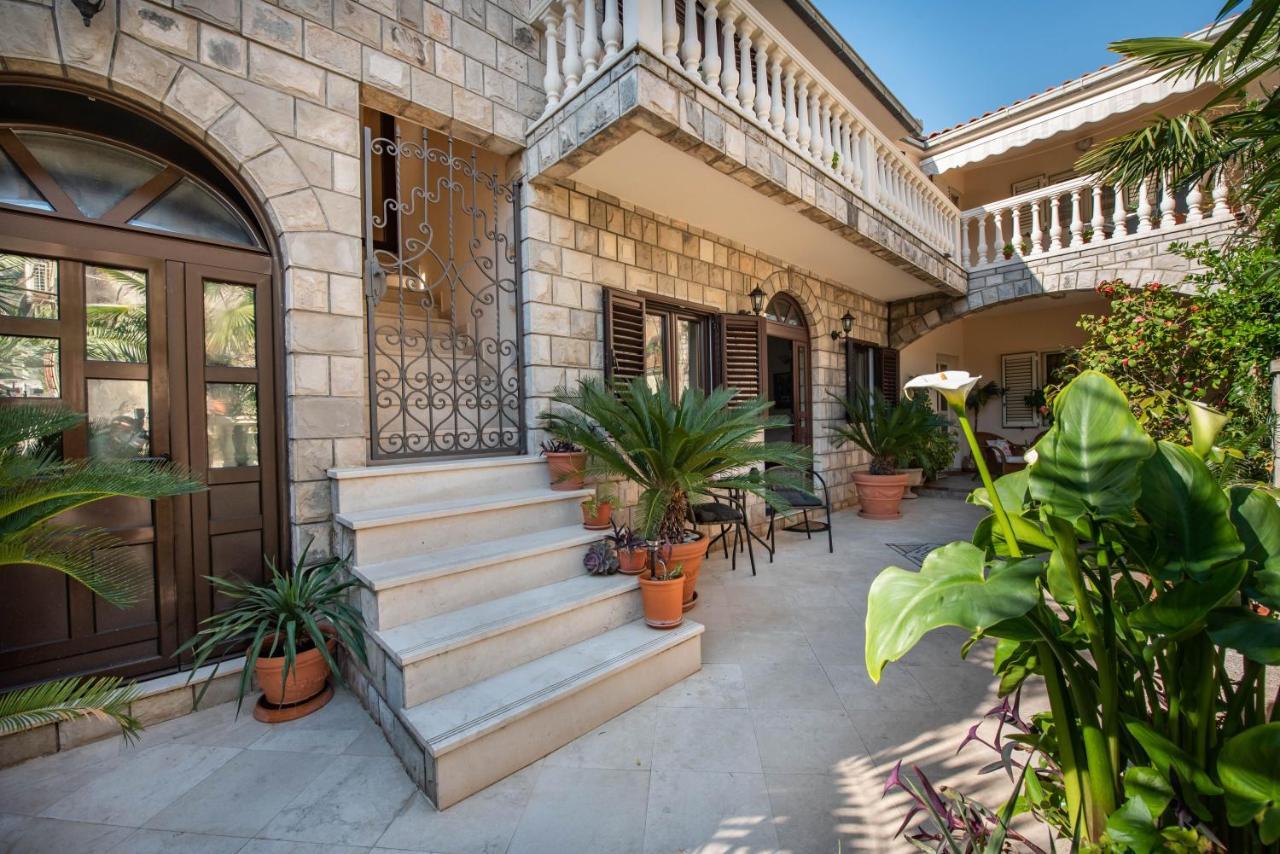 S&P City Center Apartments Kotor Bagian luar foto