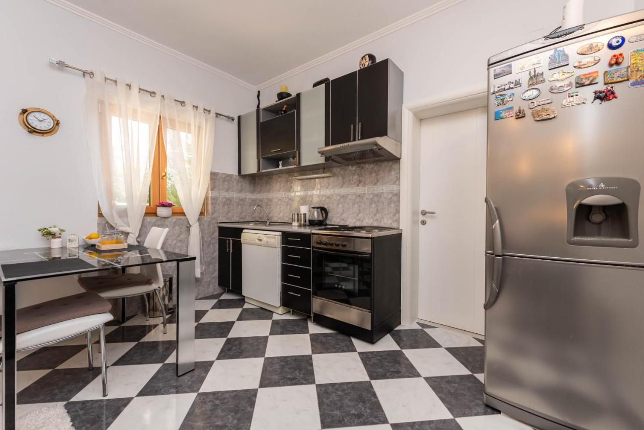 S&P City Center Apartments Kotor Bagian luar foto